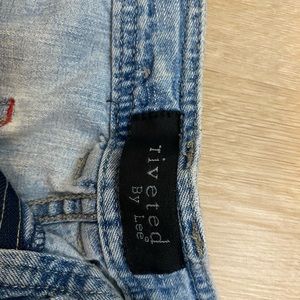 riveted by lee jean short